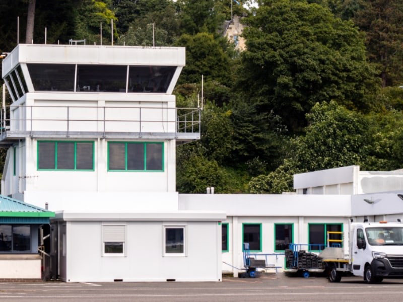 Dundee Airport Transfers - Browns Hire